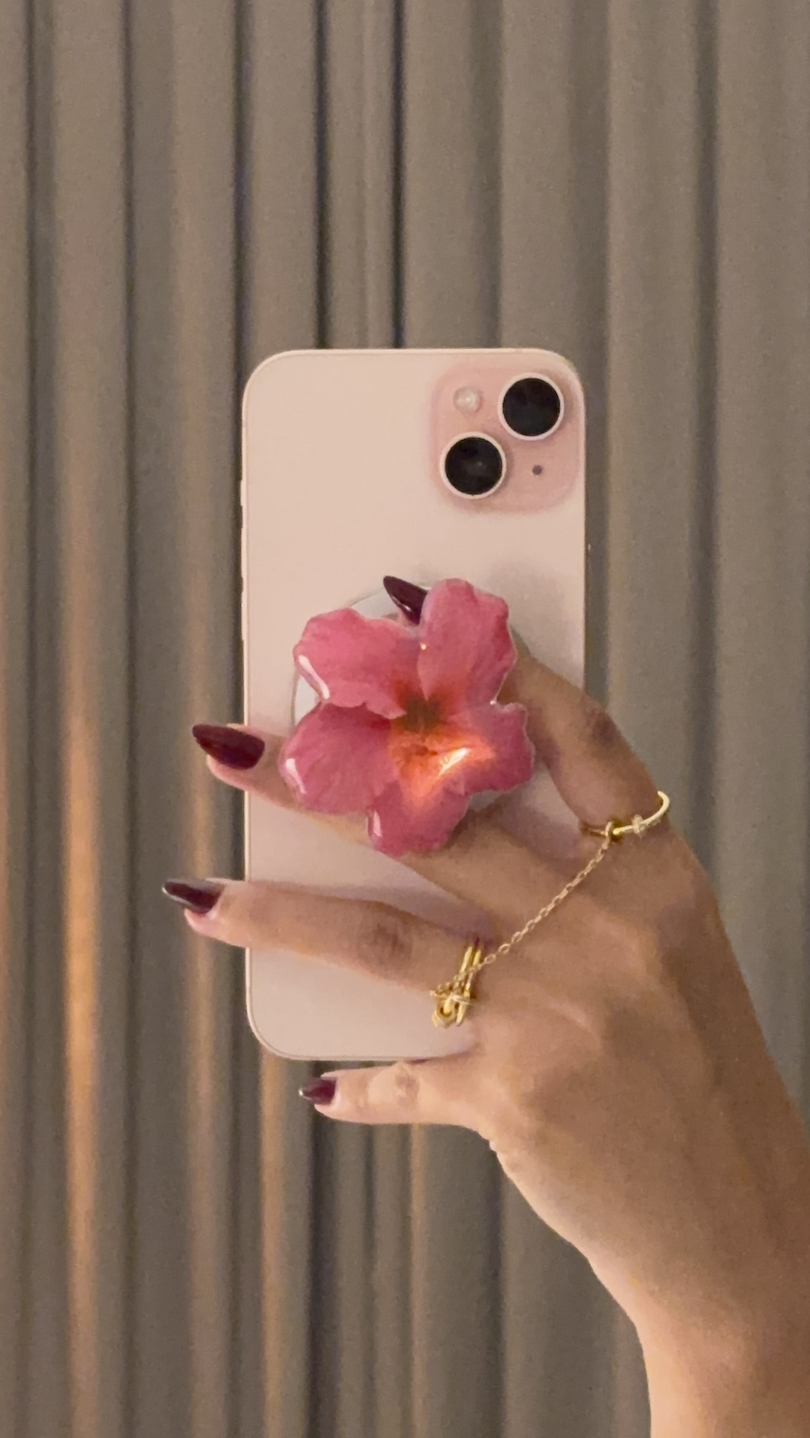 Pink bloom phone grip